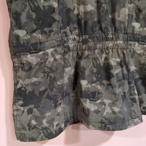 Eddie Bauer Womens M Travex Vest Green Camo Stretch Pocket Travel Hike Camp - Picture 9 of 16